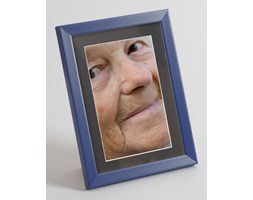 Foto ramka na zdjęcie z czarnym passepartout granatowa 24x30 cm