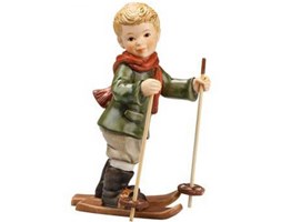 Figurka Chłopczyk na nartach 10.5cm Goebel 66-873-81-1