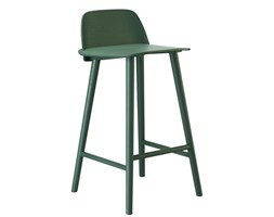 Muuto 65/75 cm Nerd, zielony hoker drewniany