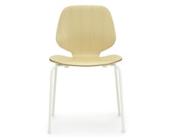 Normann Copenhagen My Chair jesionowe z białymi nogami, wygodne krzesło w skandynawskim stylu