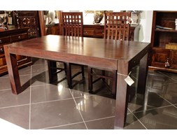 Rozkładany stół z litego drewna. 180-300 cm, 12 osób