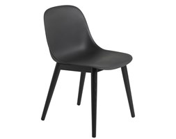 Muuto czarne krzesło Fiber Side, dębowa rama
