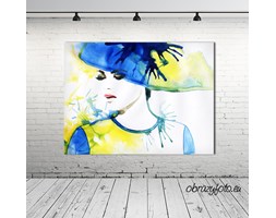 Woman portrait with hat
