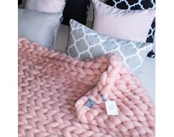 Dziergany skandynawski pled wełna merynosa Rose Quartz - We Love Beds