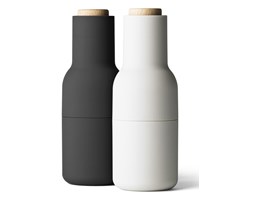 Zestaw młynków do przypraw BOTTLE GRINDER, biel, czerń, drewno - MENU - Sprawdź dostępność na WWW.DECOSALON.PL