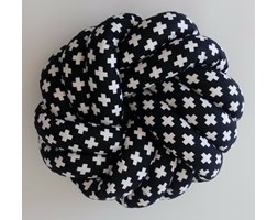 Poduszka supeł knot pillow NEST krzyżyk