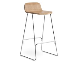Normann Copenhagen Just Barstool 65 cm, minimalistyczny stołek z oparciem do jadalni, kuchni - dąb/chrom