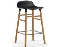 Normann Copenhagen czarny stołek barowy Form z dębowymi nogami