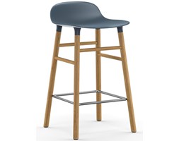 Normann Copenhagen niebieski stołek barowy Form z dębowymi nogami