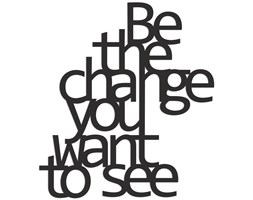 Napis 3D na ścianę BE THE CHANGE YOU WANT TO SEE DekoSign czarny kod: BTC1-1