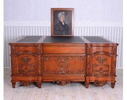 Mahoniowe Biurko Cokole w Stylu Kolonialnym