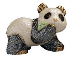 Panda z listkiem