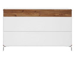 Elis Komoda z nóżkami