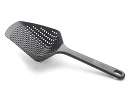 Łyżka cedzakowa SCOOP PLUS duża czarna - Joseph Joseph - DECOSALON - Zakupy bez ryzyka